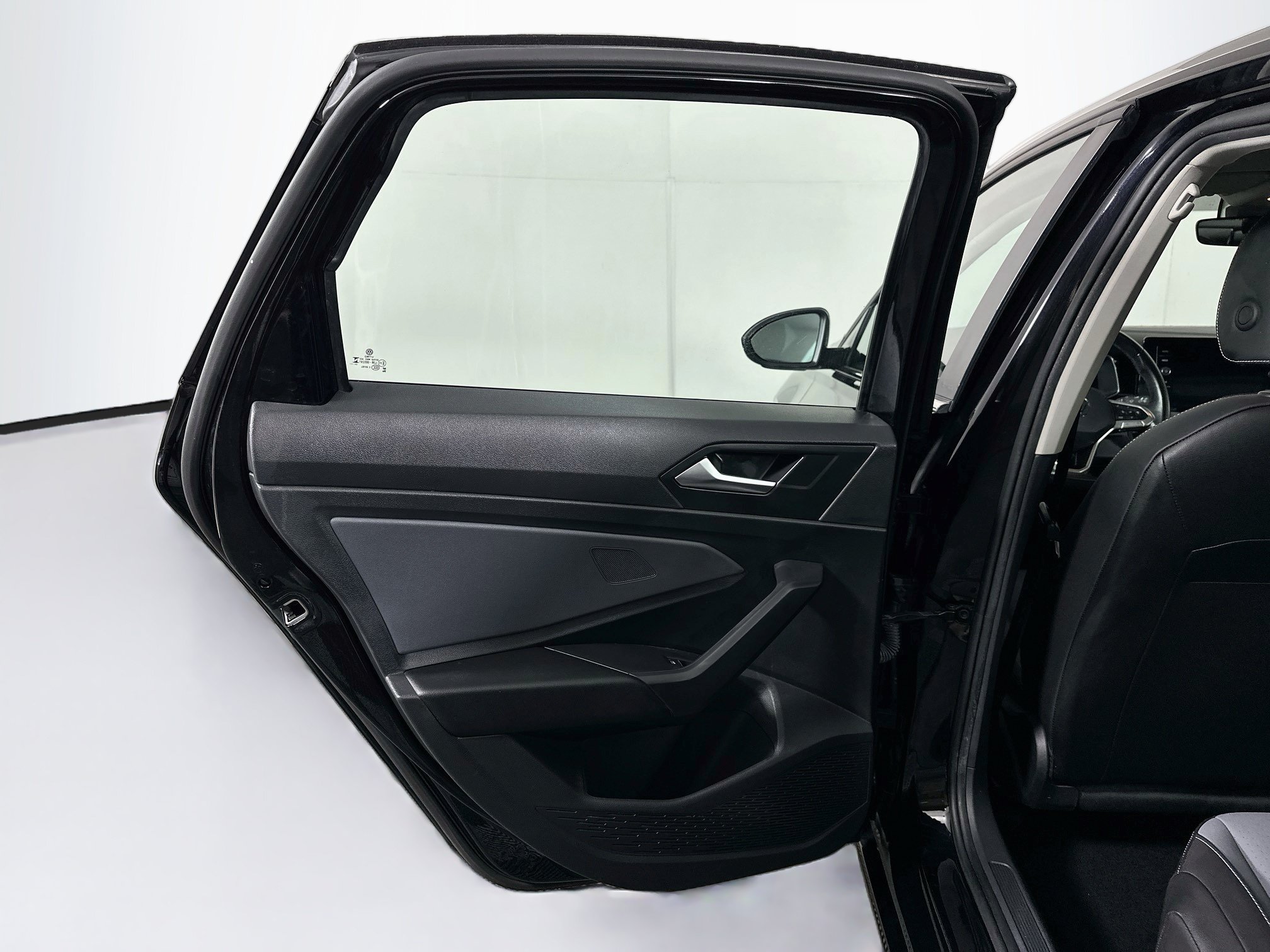Used 2025 Volkswagen Jetta SE FWD image 25