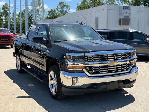 Used 2017 Chevrolet Silverado 1500 LT w/ All Star Edition AWD/4WD image 4