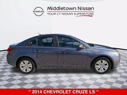 Used 2014 Chevrolet Cruze LS FWD image 2