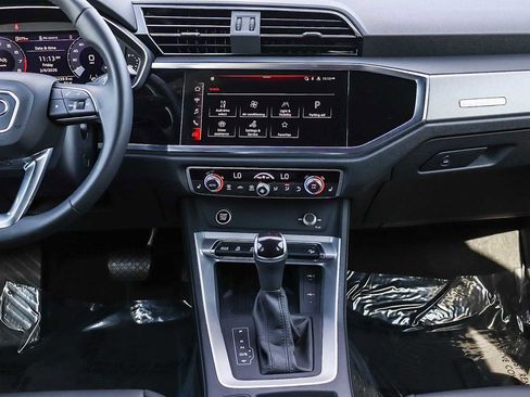 Used 2025 Audi Q3 2.0T Premium Plus w/ Premium Plus Package image 17