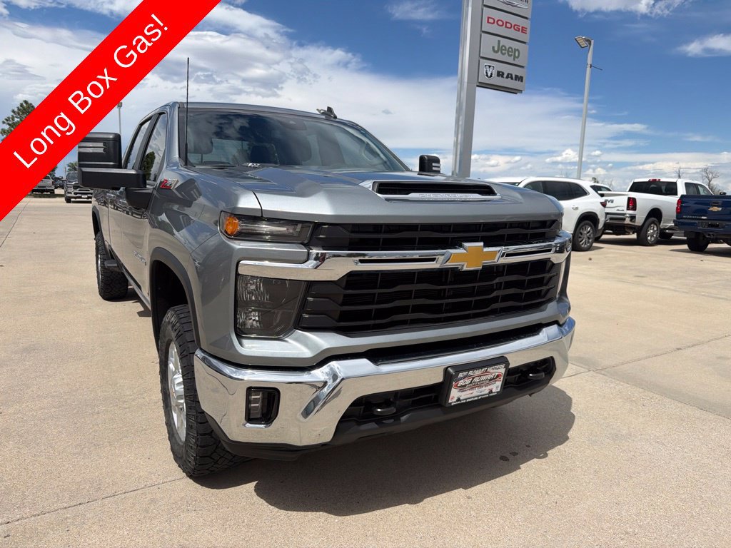 Used 2024 Chevrolet Silverado 2500 LT AWD/4WD image 7