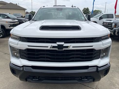 Used 2024 Chevrolet Silverado 2500 Custom w/ Custom Value Package AWD/4WD image 5