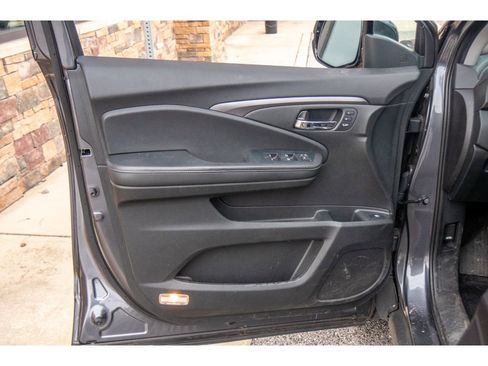 Used 2023 Honda Ridgeline RTL-E image 9