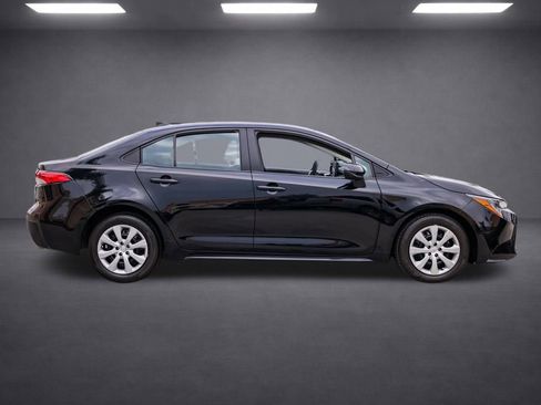 Used 2024 Toyota Corolla LE image 3