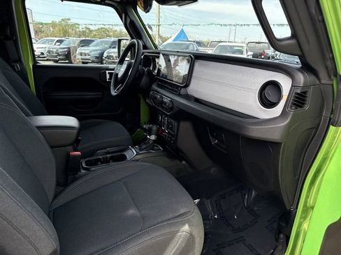 Used 2025 Jeep Wrangler Willys image 19