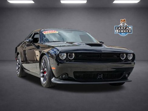 Used 2023 Dodge Challenger R/T w/ Plus Package image 2