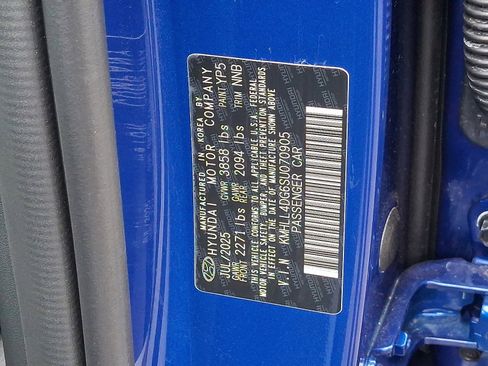 Certified 2025 Hyundai Elantra SE image 27