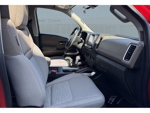 Used 2023 Nissan Frontier SV image 21