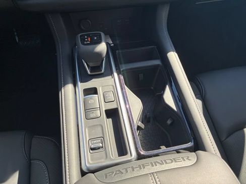 New 2026 Nissan Pathfinder SL w/ SL Premium Package FWD image 18