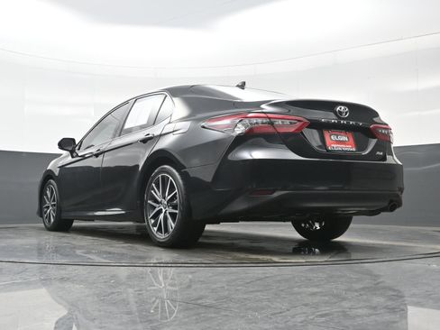 Used 2023 Toyota Camry XLE image 31
