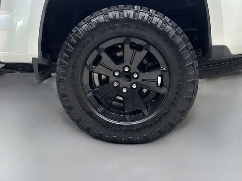 Used 2017 Chevrolet Colorado Z71 AWD/4WD image 33