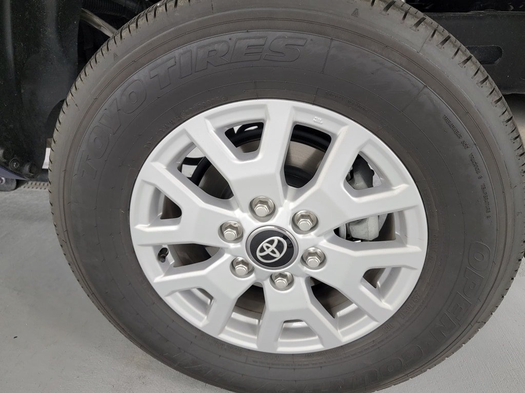 Used 2025 Toyota Tacoma SR5 AWD/4WD image 10