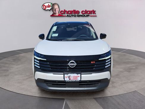 New 2026 Nissan Kicks SR FWD image 2