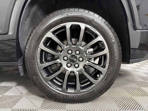 Certified 2023 GMC Acadia Denali w/ Black Diamond Edition image 18