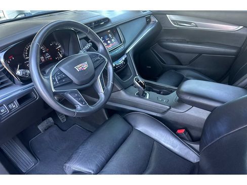 Used 2017 Cadillac XT5 Premium Luxury FWD image 10