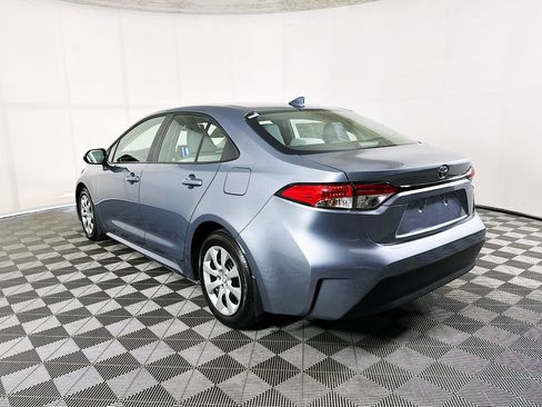 Used 2025 Toyota Corolla LE image 5