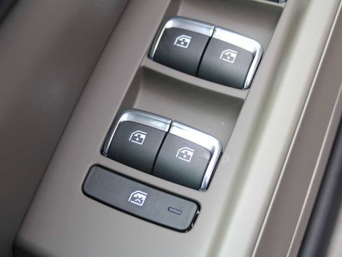 New 2025 Kia Carnival EX image 26