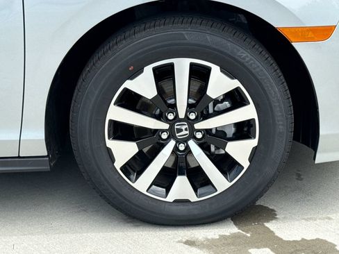 Used 2026 Honda Odyssey EX-L image 11