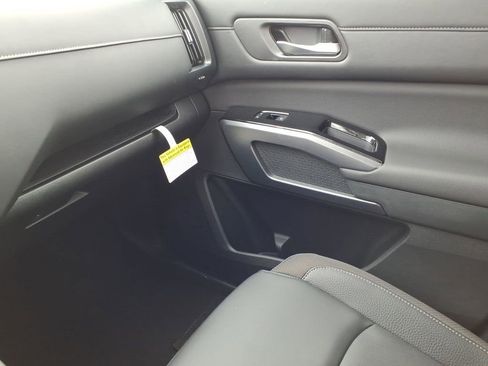 New 2026 Nissan Pathfinder SL image 23