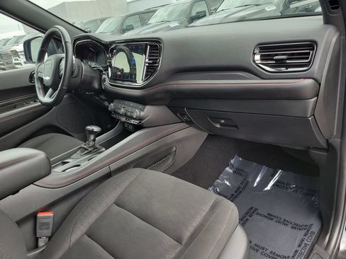 Used 2025 Dodge Durango GT RWD image 11