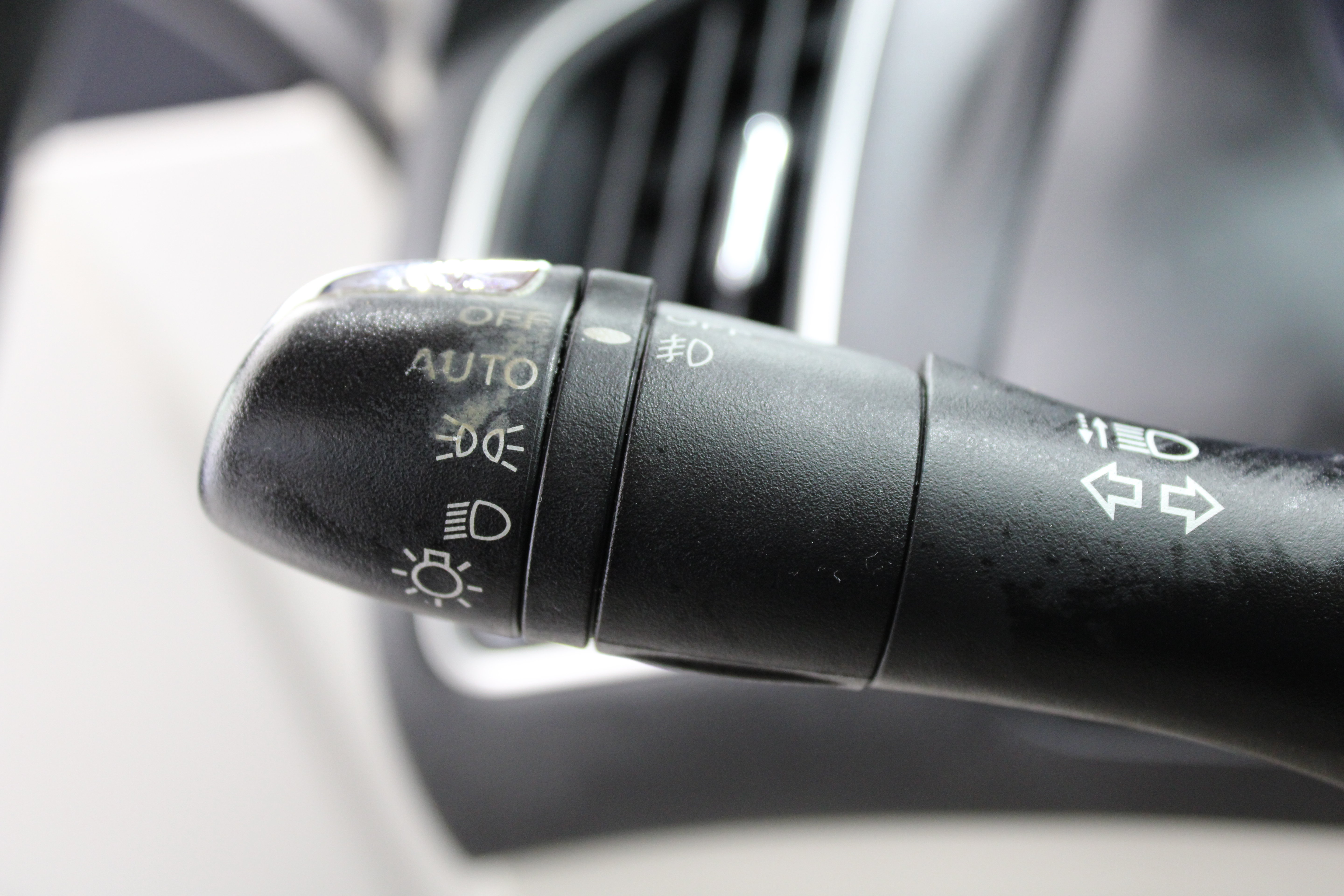 Used 2015 INFINITI Q50 Premium AWD/4WD image 25