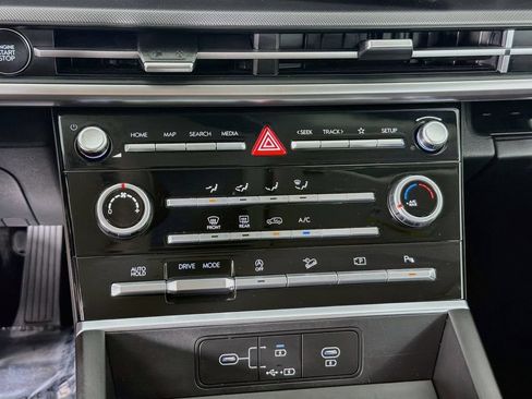 Used 2024 Hyundai Santa Fe SE FWD image 15