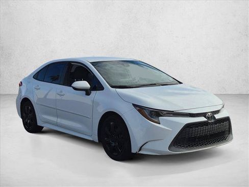 Used 2020 Toyota Corolla LE w/ Carpet Mat Package (TMS) FWD image 3