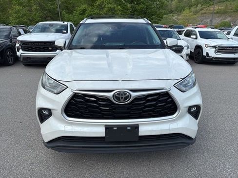 Used 2020 Toyota Highlander XLE AWD/4WD image 8