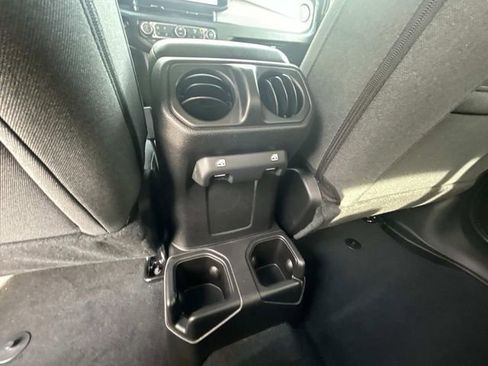 New 2025 Jeep Gladiator Sport image 6