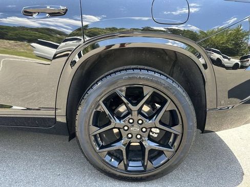 Used 2026 Chevrolet Traverse RS FWD image 10