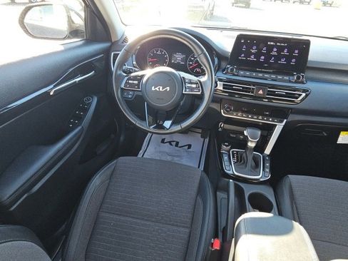 Certified 2023 Kia Seltos S w/ Navigation Package image 40