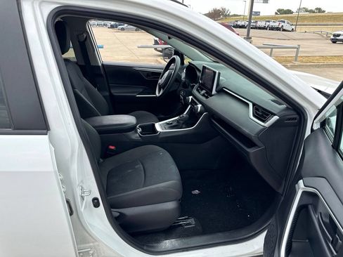 Used 2024 Toyota RAV4 LE AWD/4WD image 14