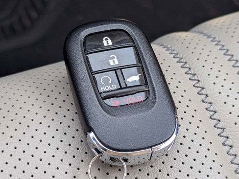 Certified 2024 Honda HR-V EX-L image 40