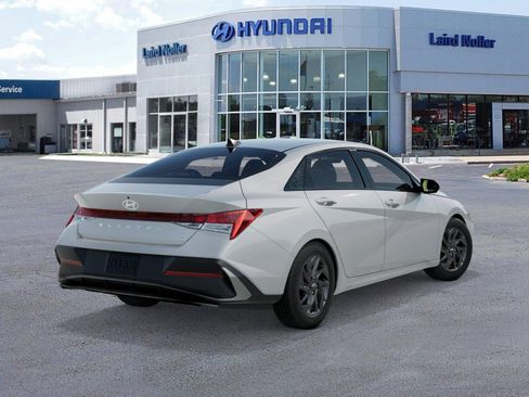 New 2026 Hyundai Elantra Blue image 4
