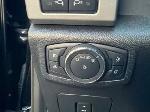 Used 2017 Ford F150 Lariat w/ Equipment Group 502A Luxury AWD/4WD image 22