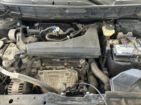 Used 2020 Nissan Rogue S FWD image 38