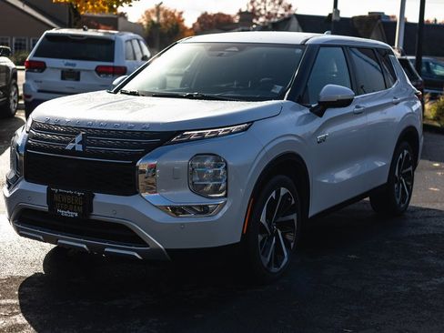 Used 2023 Mitsubishi Outlander SE image 4