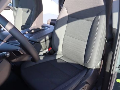 Used 2025 Chevrolet Silverado 1500 LT RWD image 10