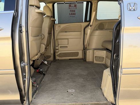 Used 2010 Honda Odyssey Touring image 15