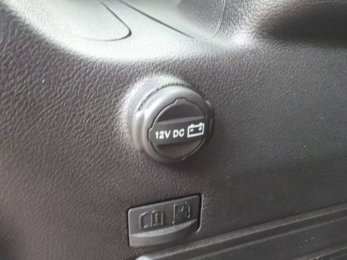 Used 2025 Jeep Wrangler Unlimited Sahara AWD/4WD image 41