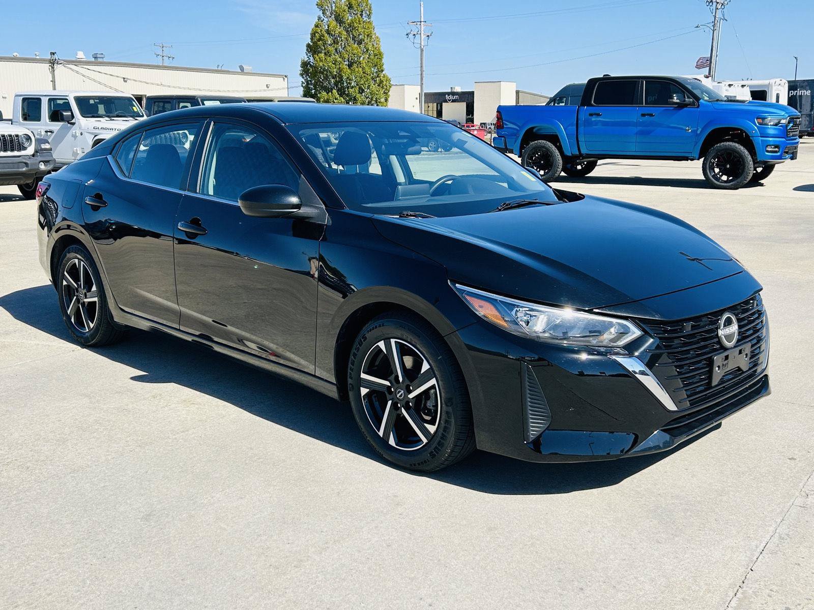 Used 2024 Nissan Sentra SV FWD image 2