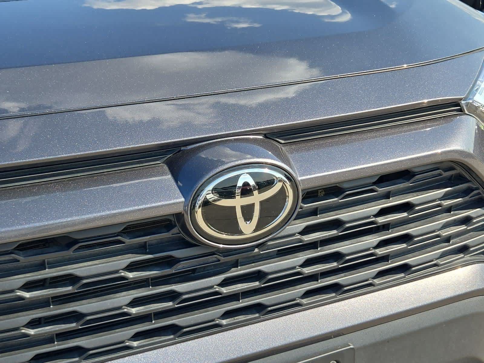 Used 2024 Toyota RAV4 XLE FWD image 10