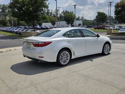 Used 2013 Lexus ES 350 w/ Luxury Pkg FWD image 9