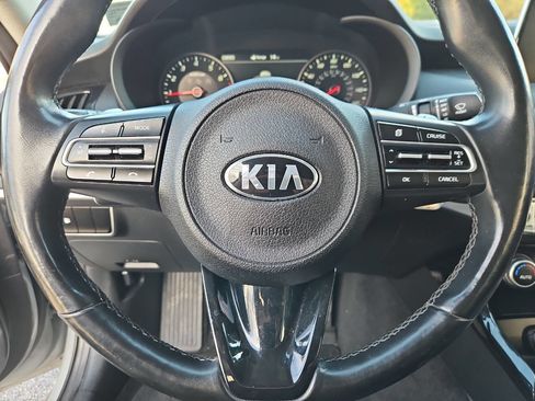 Used 2018 Kia Stinger Premium image 22