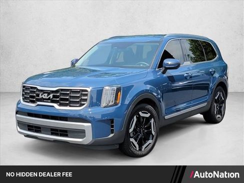 Used 2023 Kia Telluride S AWD/4WD image 1