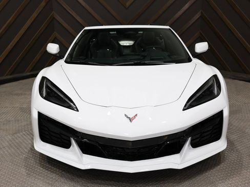 Used 2025 Chevrolet Corvette Z06 image 4