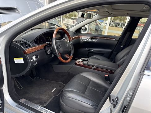 Used 2009 Mercedes-Benz S 550 4MATIC image 10