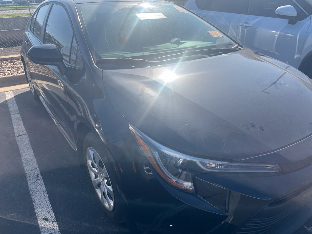 Used 2026 Toyota Corolla LE FWD image 3