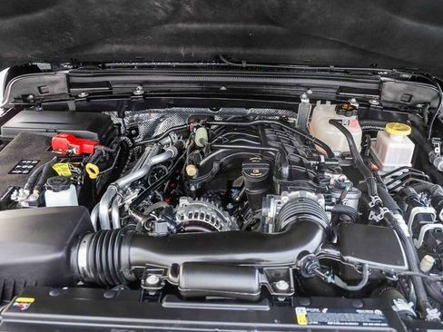 Used 2025 Jeep Gladiator Mojave AWD/4WD image 32