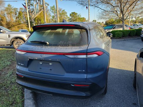 Certified 2025 Toyota Crown Signia XLE image 12